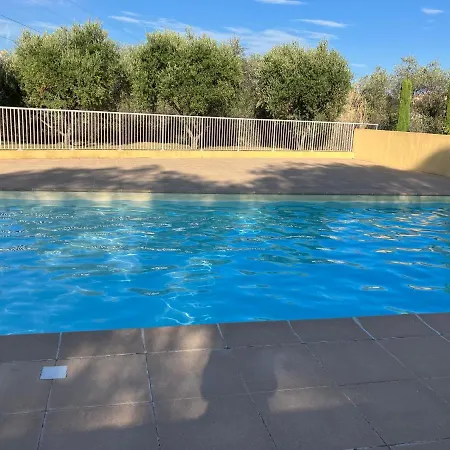 Apartment 2 Pieces Vue Mer Avec Jardin Piscine Nice